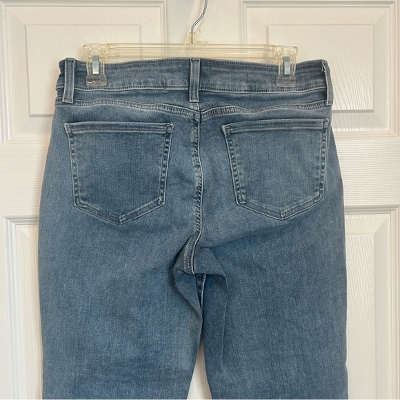 NYDJ Marilyn Straight 8P Jeans in Light Wash - Picture 9 of 11